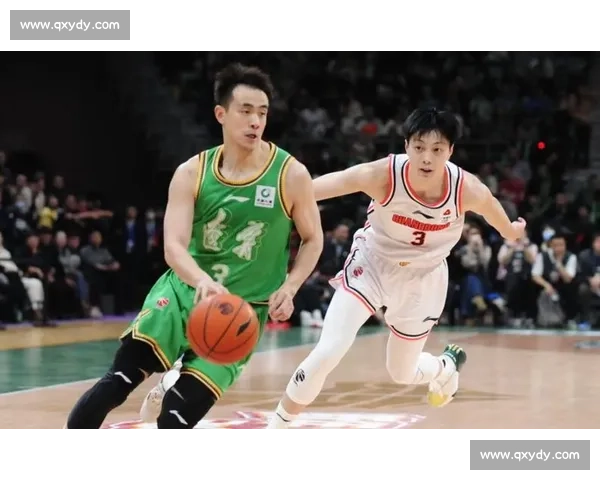 赵继伟驻足科比雕像前:8 与 24 的跨洋篮球对话 赵继伟驻足科比雕像前:8 与 24 的跨洋篮球对话